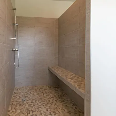 Entre Terres Et Vignes A La Ferme Avec Privatif En Champagne A Heure De Paris Feriehus Chatillon-sur-Morin