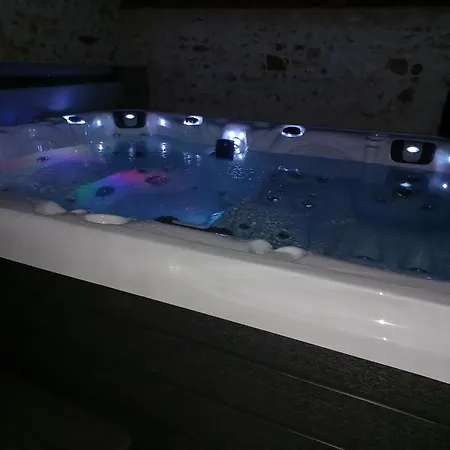 Entre Terres Et Vignes A La Ferme Avec Privatif En Champagne A Heure De Paris * Chatillon-sur-Morin